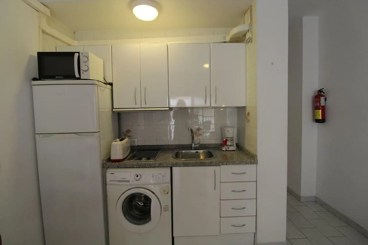 Carihuela Beach Apartment - Plaza Del Remo Torremolinos 0*,  Spanien