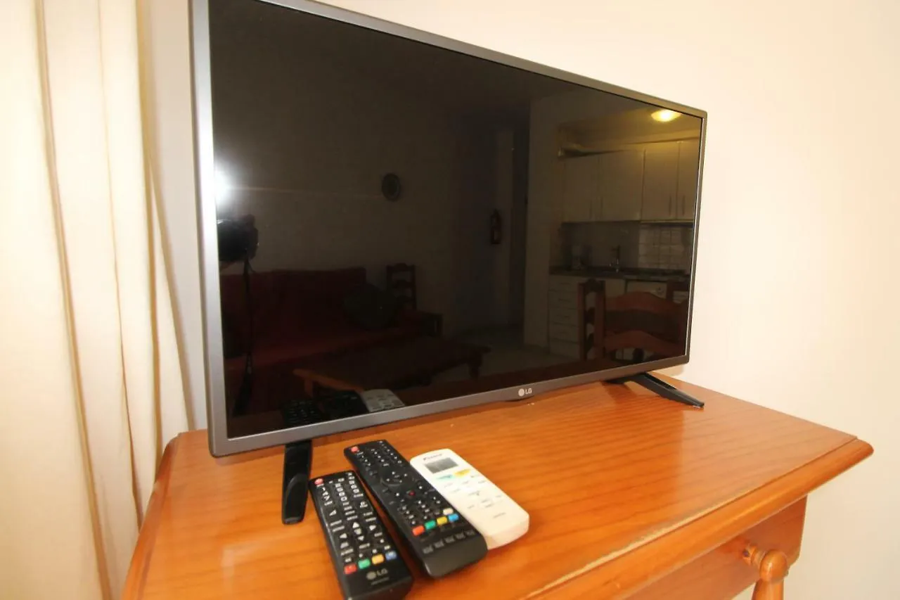 Carihuela Beach Apartment - Plaza Del Remo Torremolinos