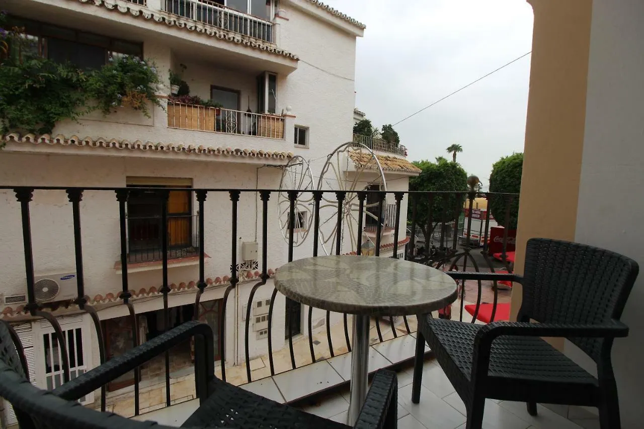 Carihuela Beach Apartment - Plaza Del Remo Torremolinos Spain