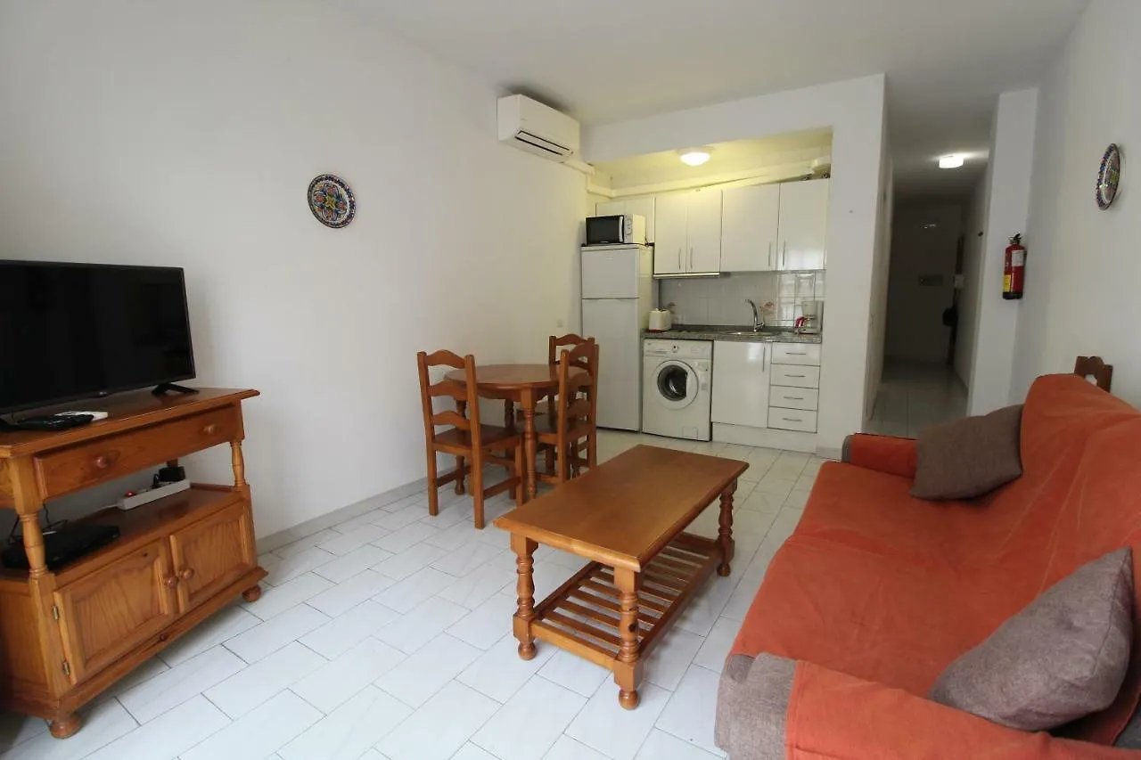 Carihuela Beach Apartment - Plaza Del Remo Torremolinos